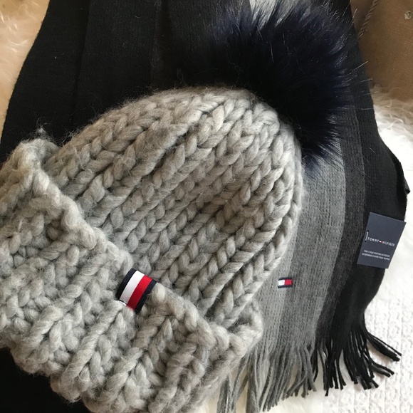 Tommy Hilfiger hat and scarf (unisex) - Picture 1 of 4